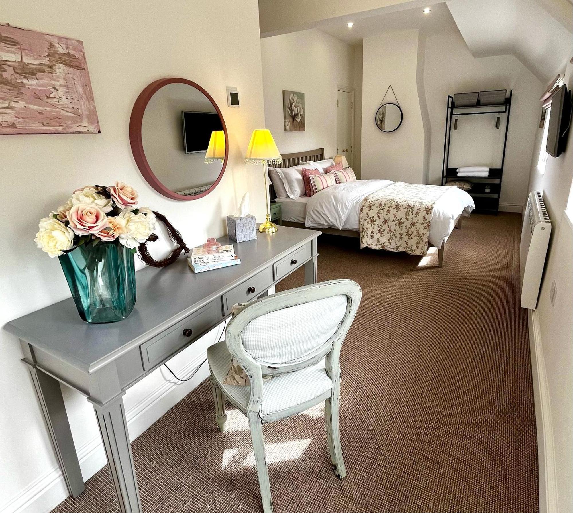 Flower Cottage By Ludlow Castle With Onsite Parking Ngoại thất bức ảnh