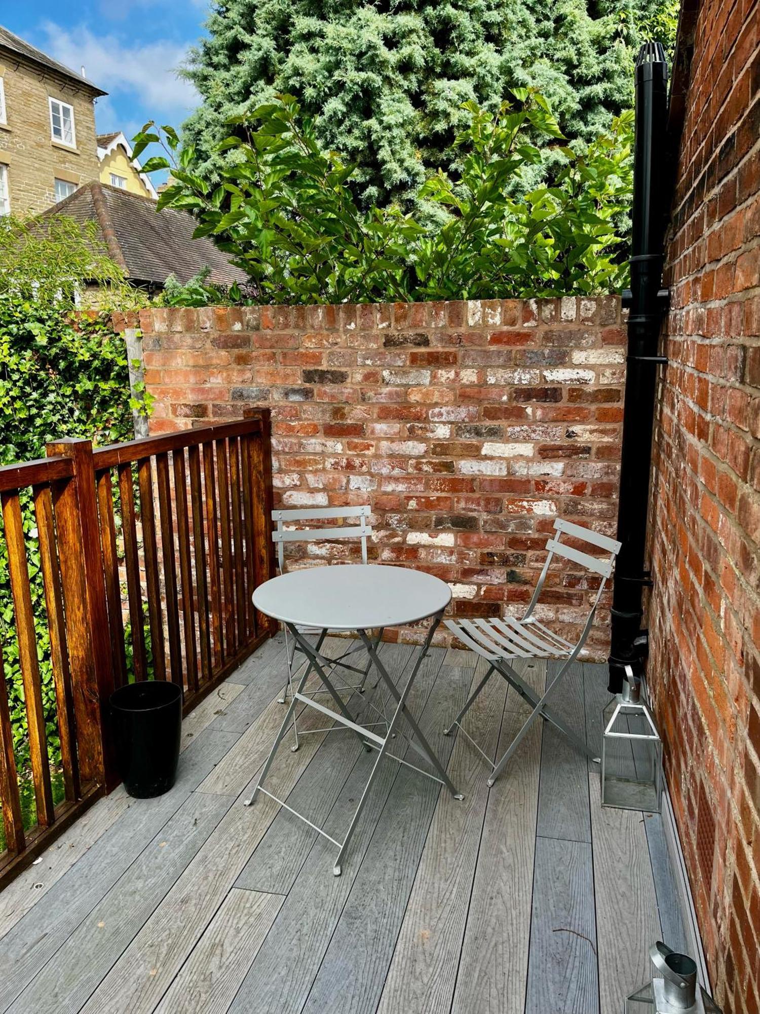 Flower Cottage By Ludlow Castle With Onsite Parking Ngoại thất bức ảnh