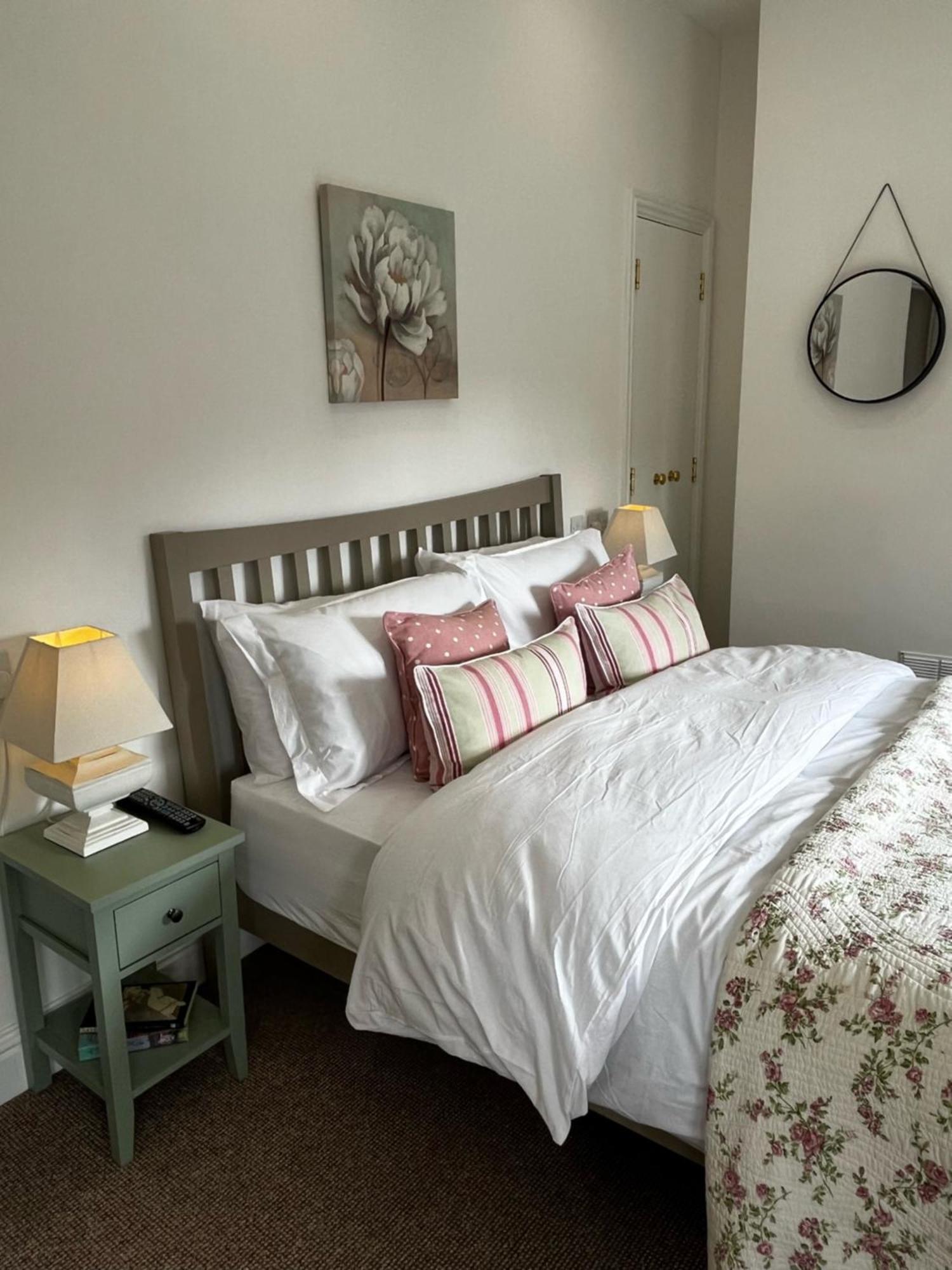 Flower Cottage By Ludlow Castle With Onsite Parking Ngoại thất bức ảnh